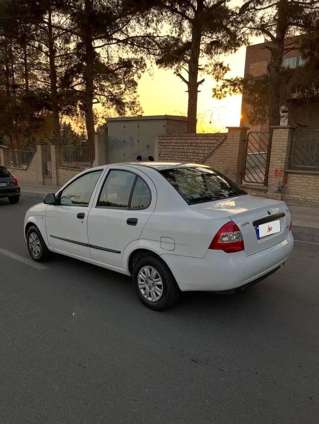 تیبا صندوق دار SX - 1392