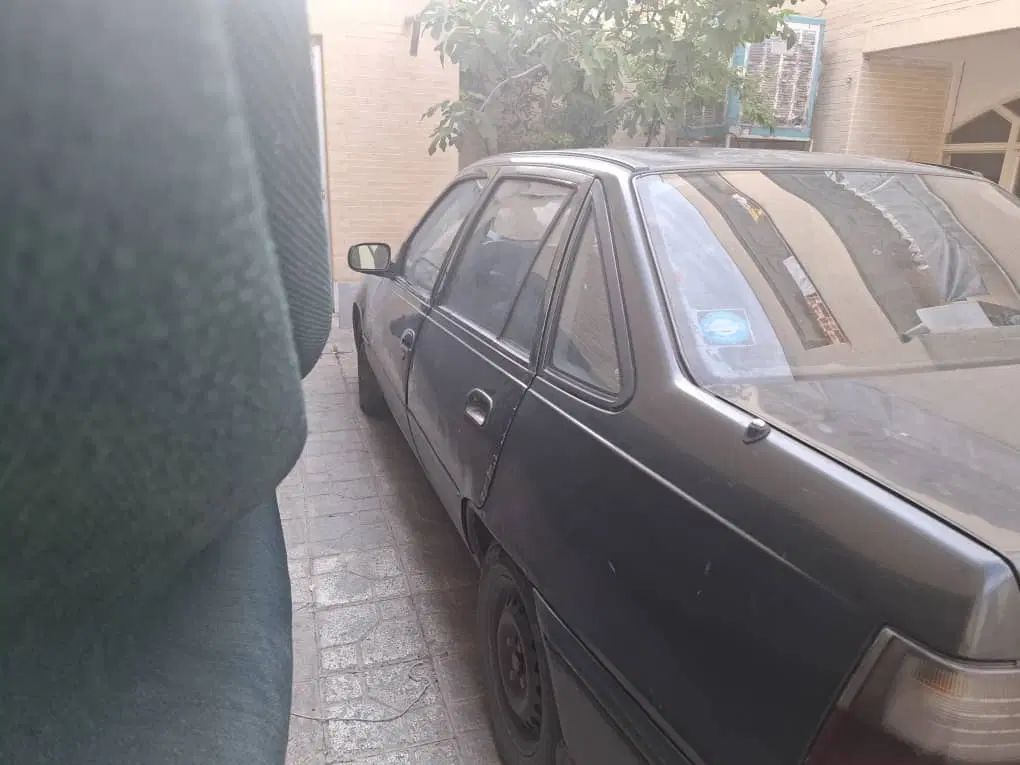 دوو سیلو سدان - 1377