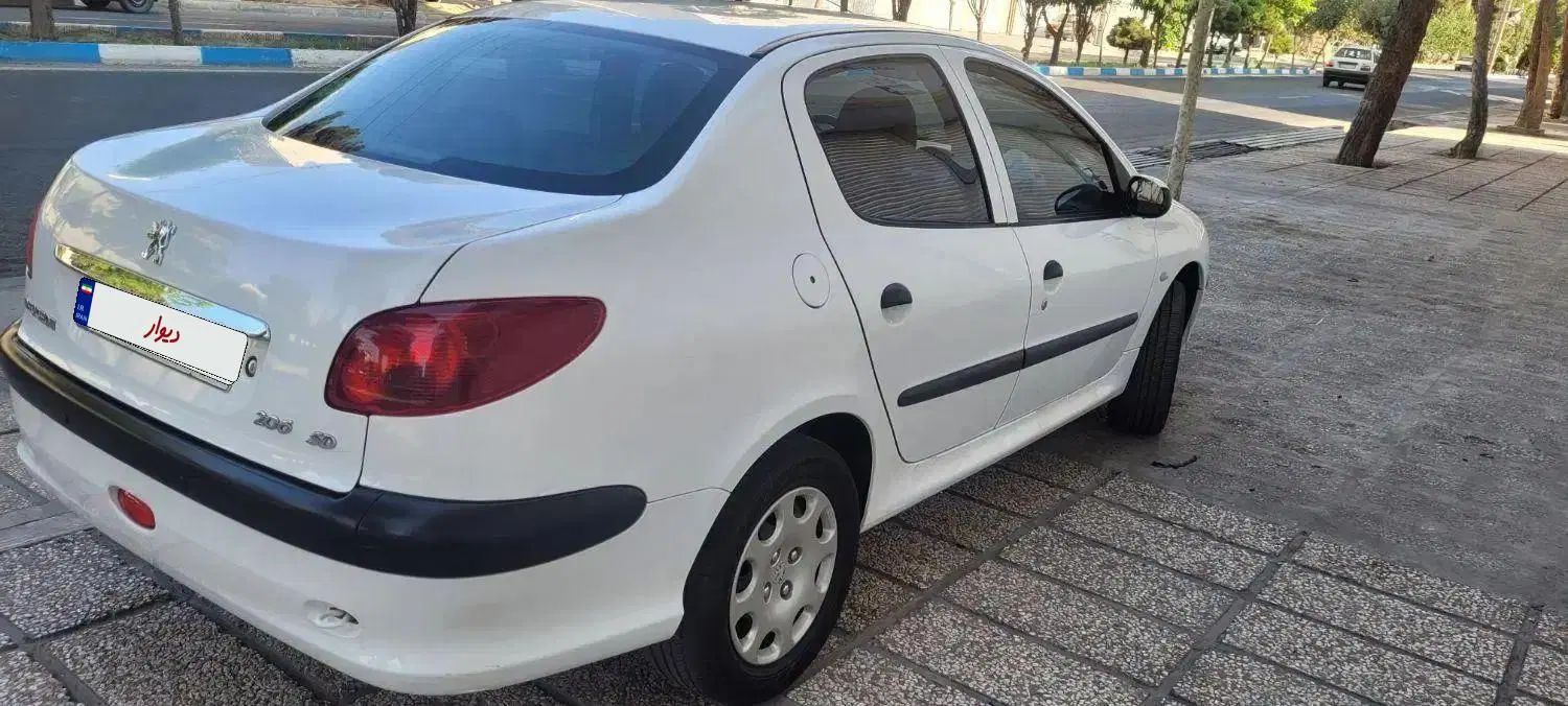 پژو ۲۰۶ صندوق دار v8 - 1399