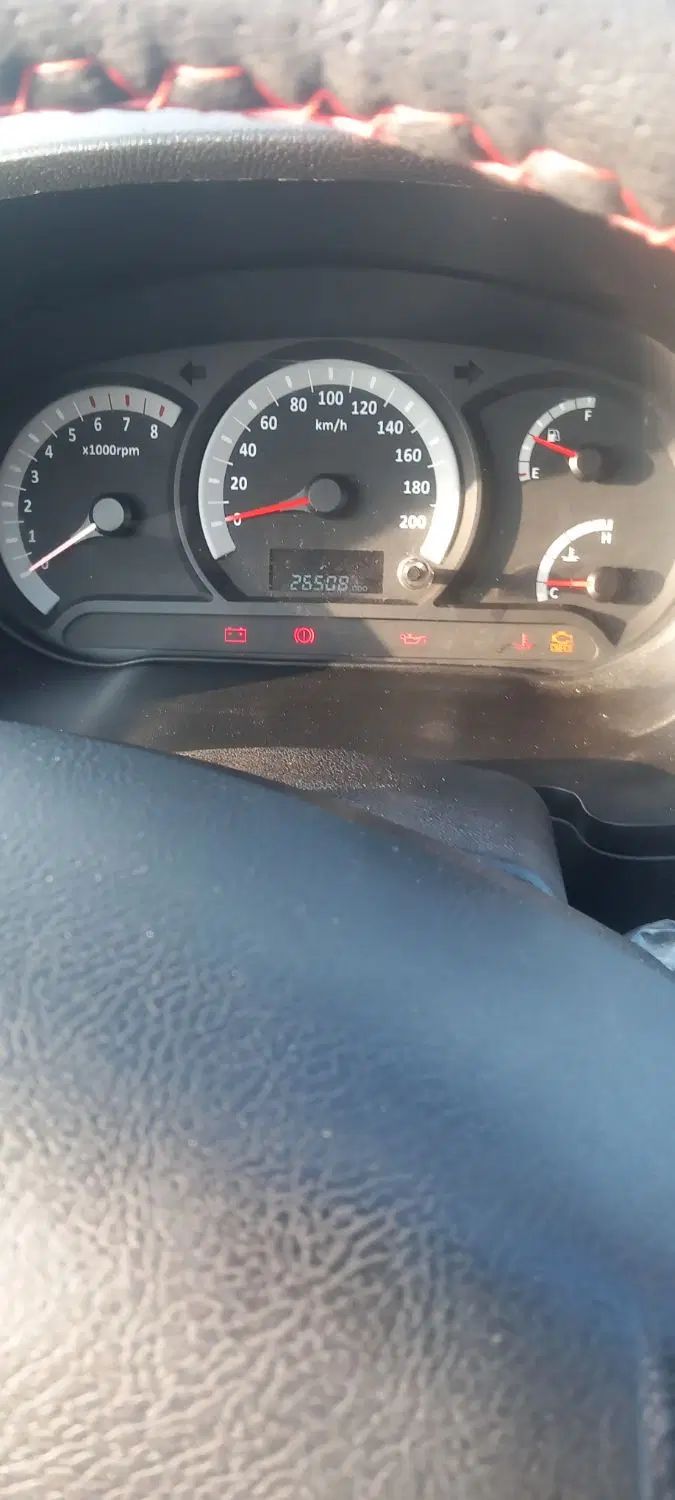 خودرو کوییک، معمولی آگهی ann_19904377