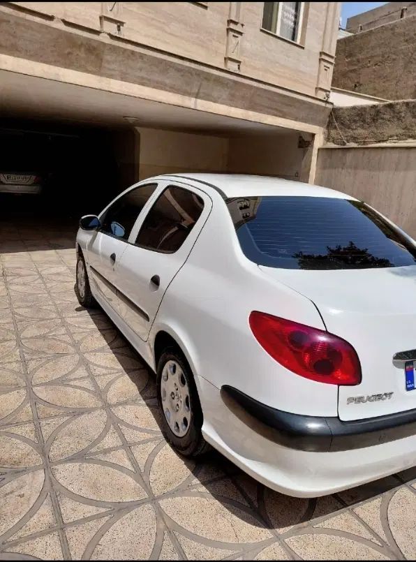 پژو ۲۰۶ صندوق دار v8 - 1393