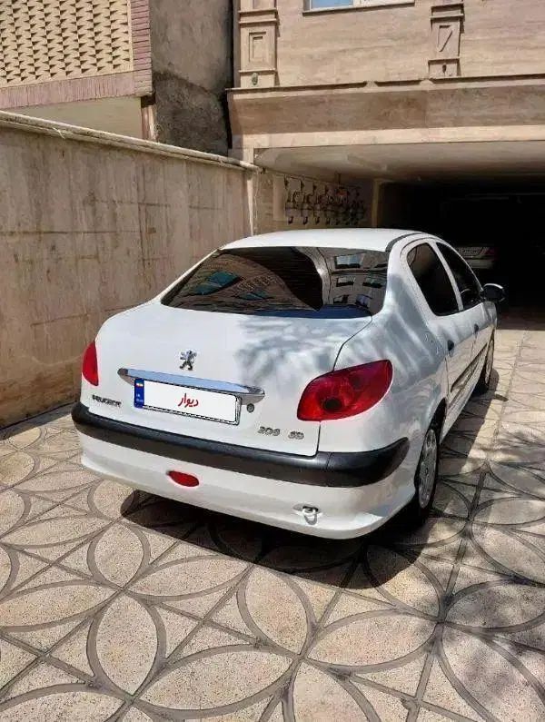 پژو ۲۰۶ صندوق دار v8 - 1393
