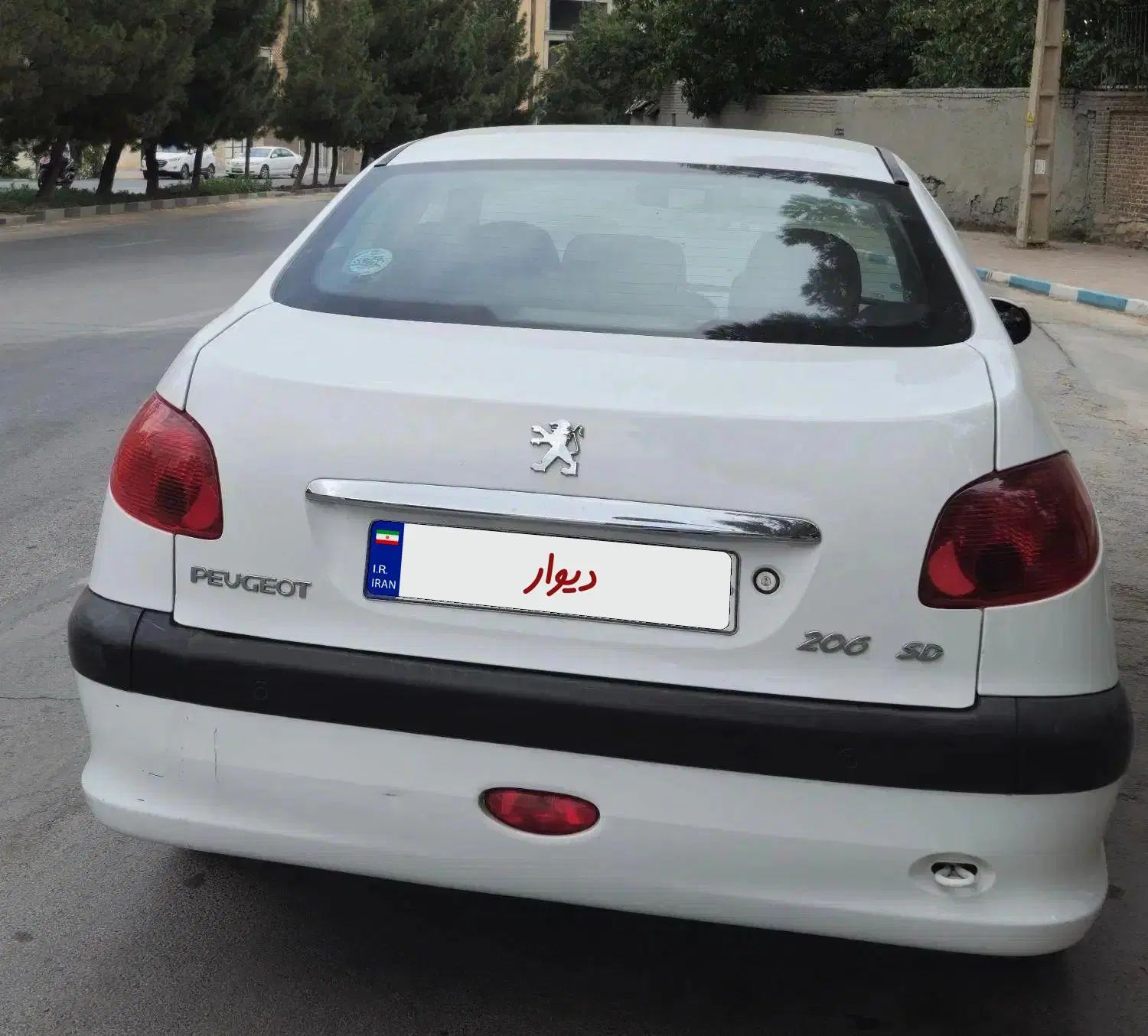 پژو ۲۰۶ صندوق دار v8 - 1397