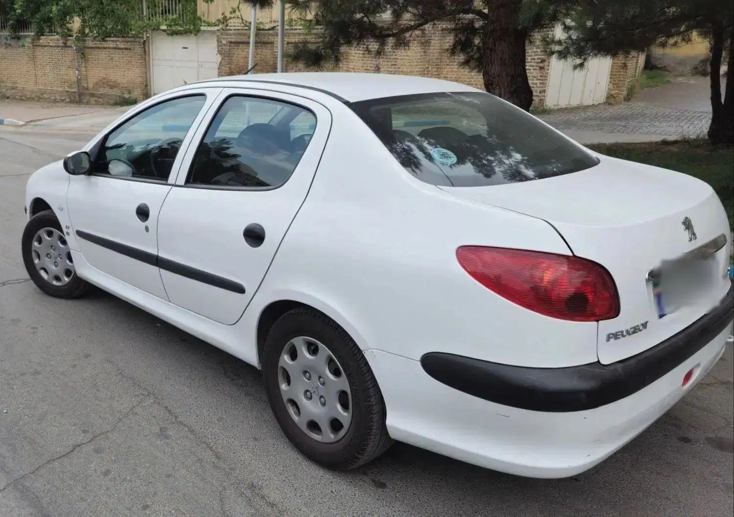 پژو ۲۰۶ صندوق دار v8 - 1397