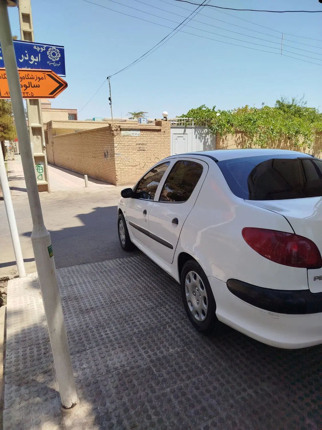 پژو ۲۰۶ صندوق دار v8 - 1393