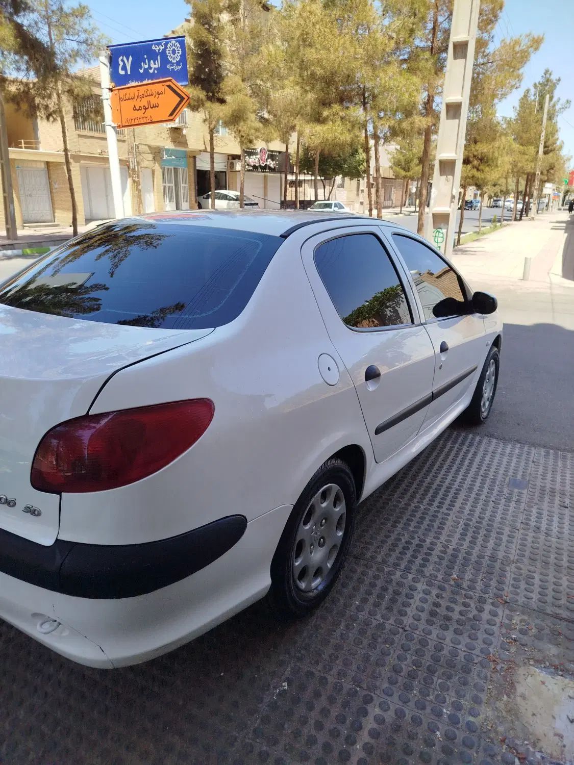 پژو ۲۰۶ صندوق دار v8 - 1393