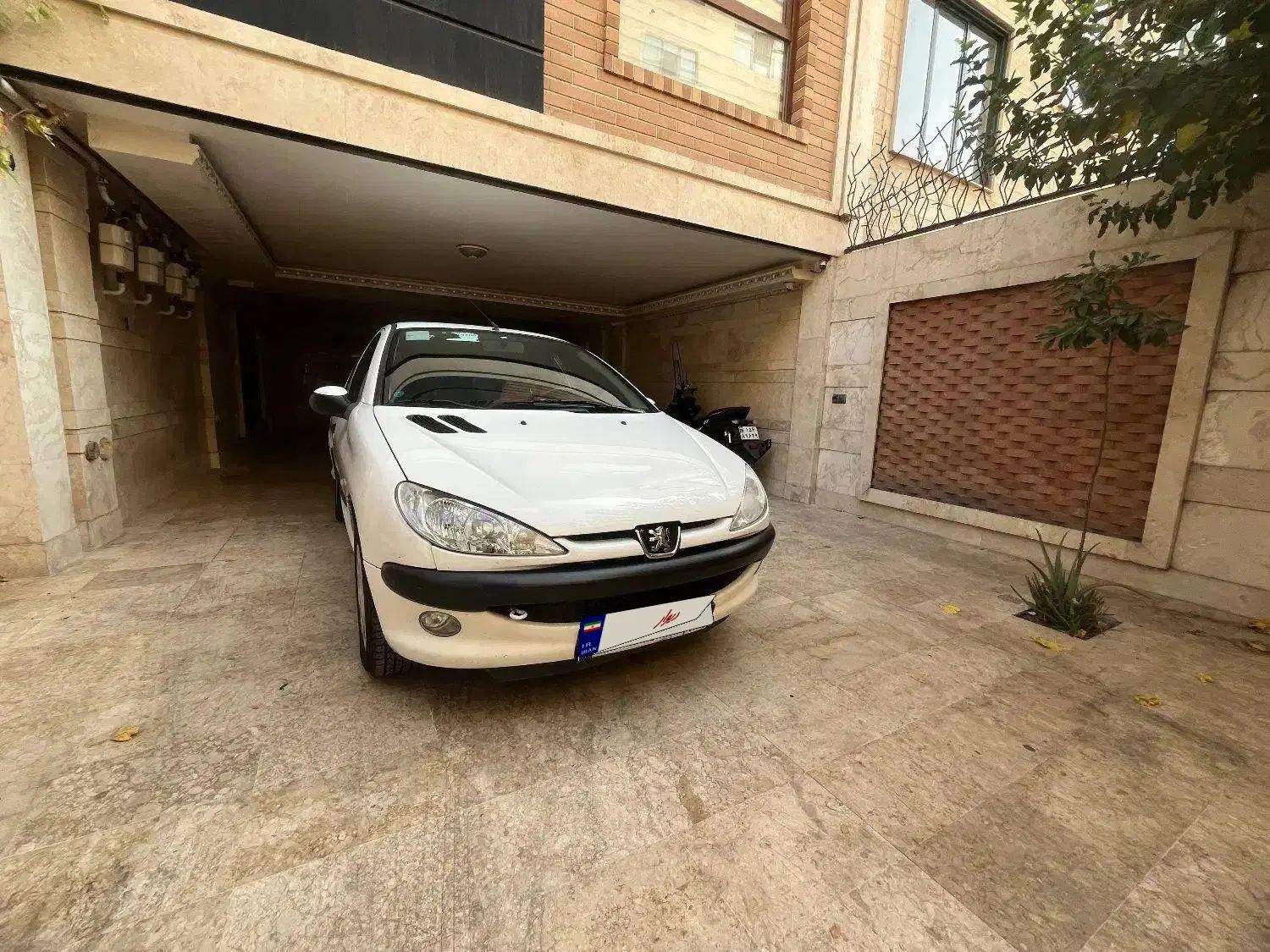 پژو ۲۰۶ صندوق دار v8 - 1397