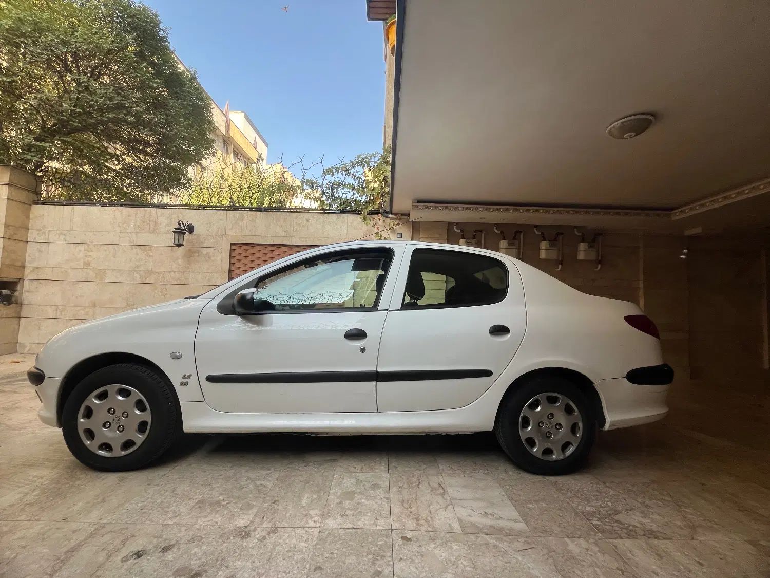 پژو ۲۰۶ صندوق دار v8 - 1397