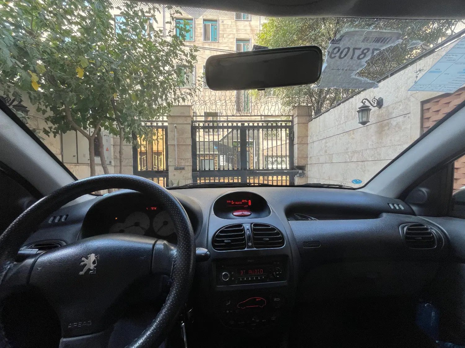 پژو ۲۰۶ صندوق دار v8 - 1397