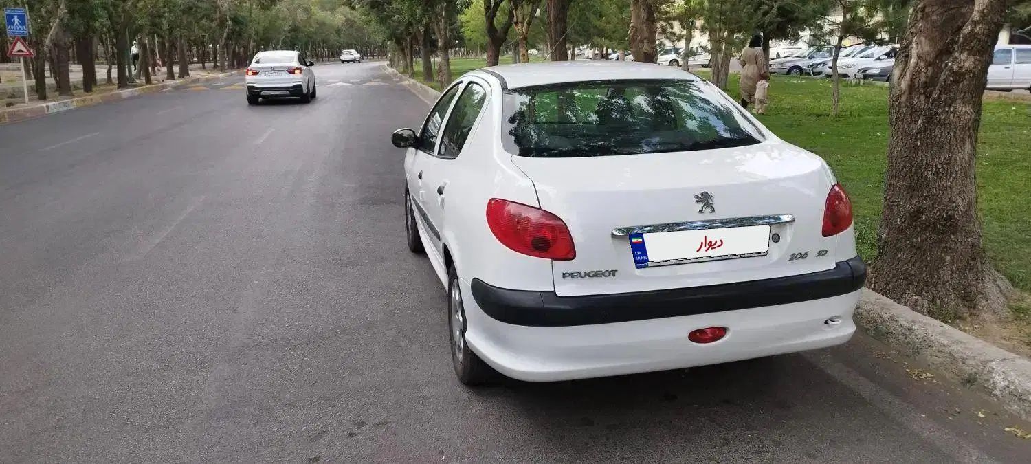 پژو ۲۰۶ صندوق دار v8 - 1394