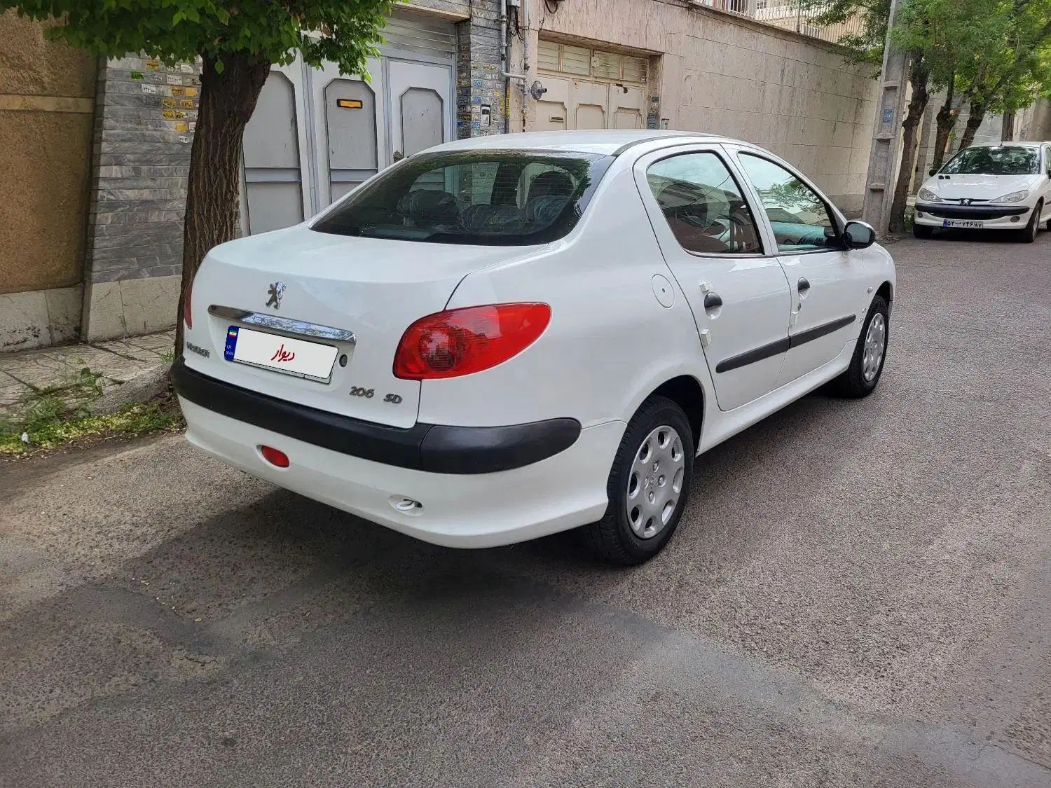 پژو ۲۰۶ صندوق دار v8 - 1393