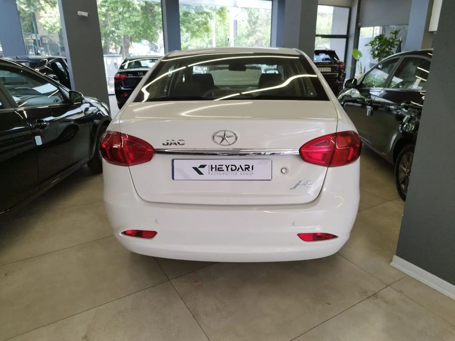 جک J4 اتوماتیک ساده - 1404
