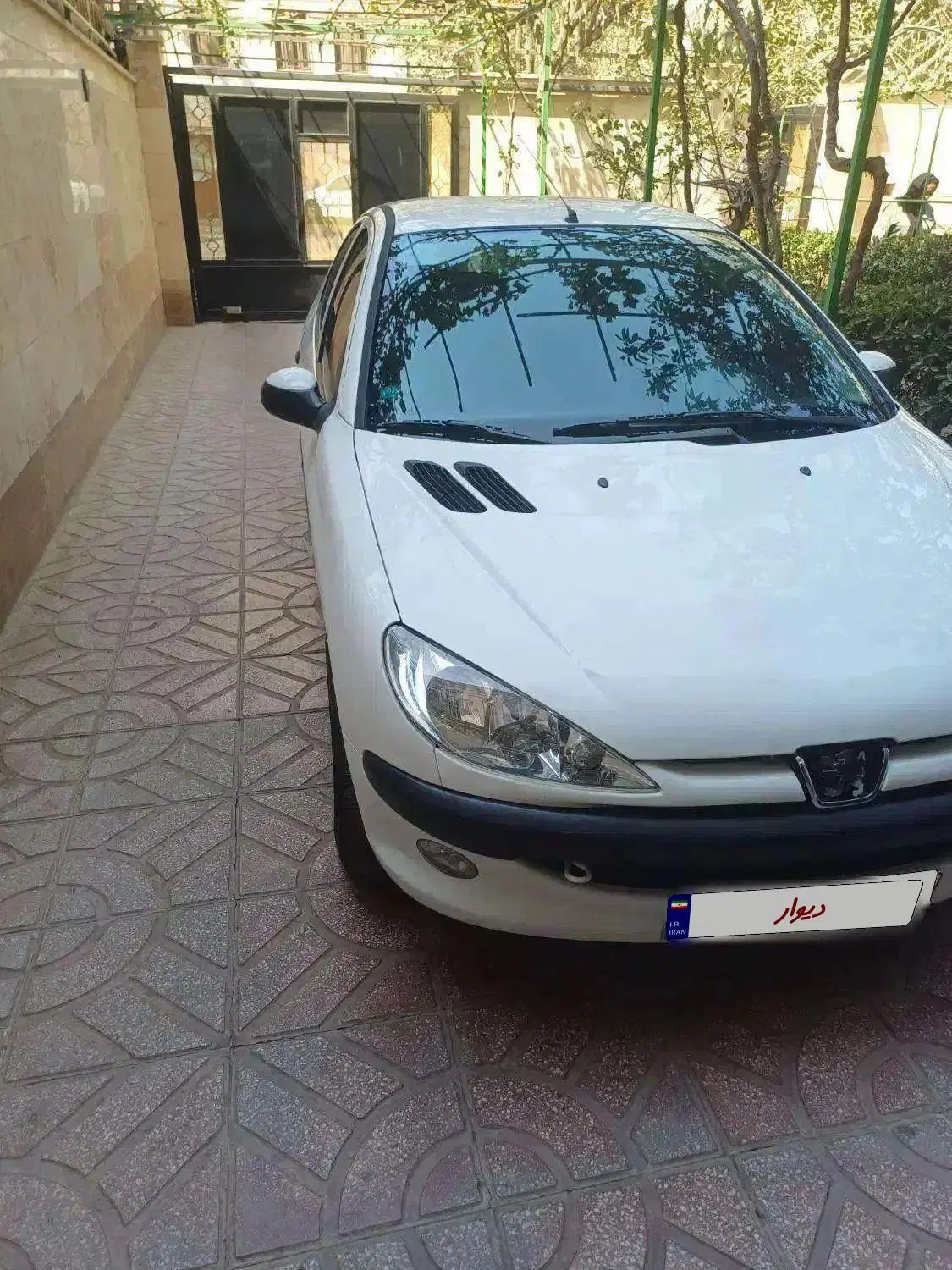 پژو ۲۰۶ صندوق دار v8 - 1395