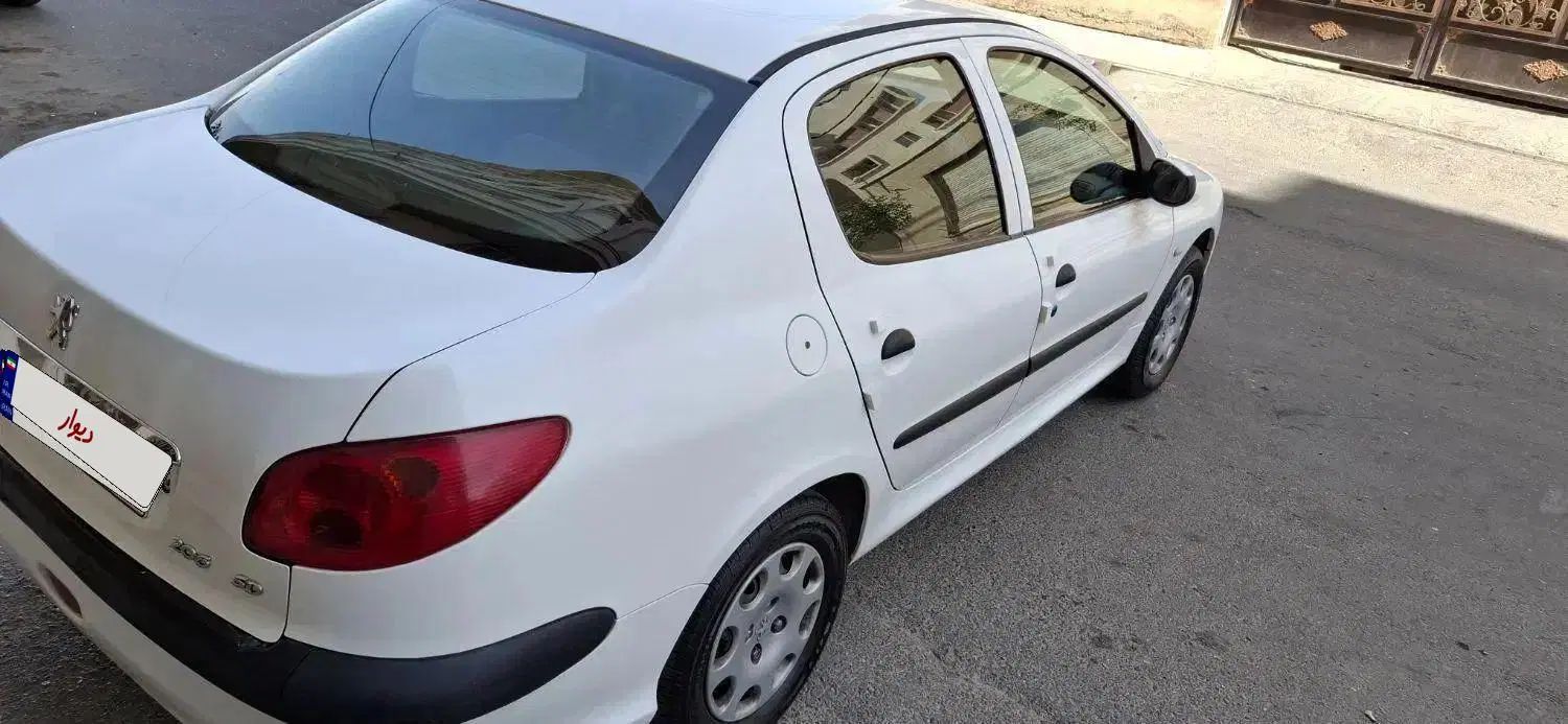 پژو ۲۰۶ صندوق دار v8 - 1394