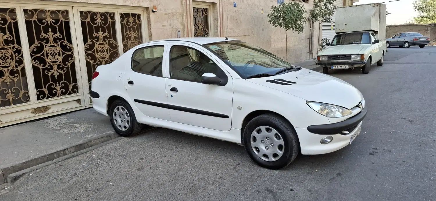 پژو ۲۰۶ صندوق دار v8 - 1394
