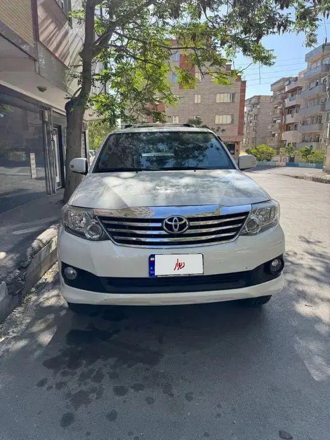 تویوتا کمری XLE - 2013
