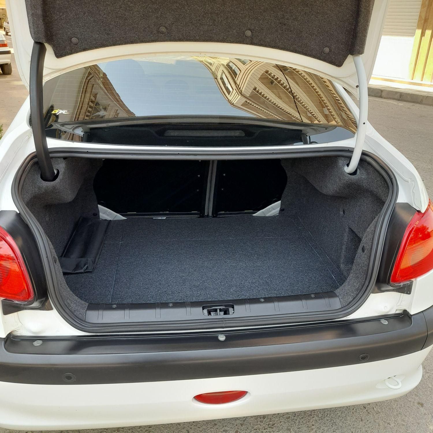 پژو ۲۰۶ صندوق دار v8 - 1395