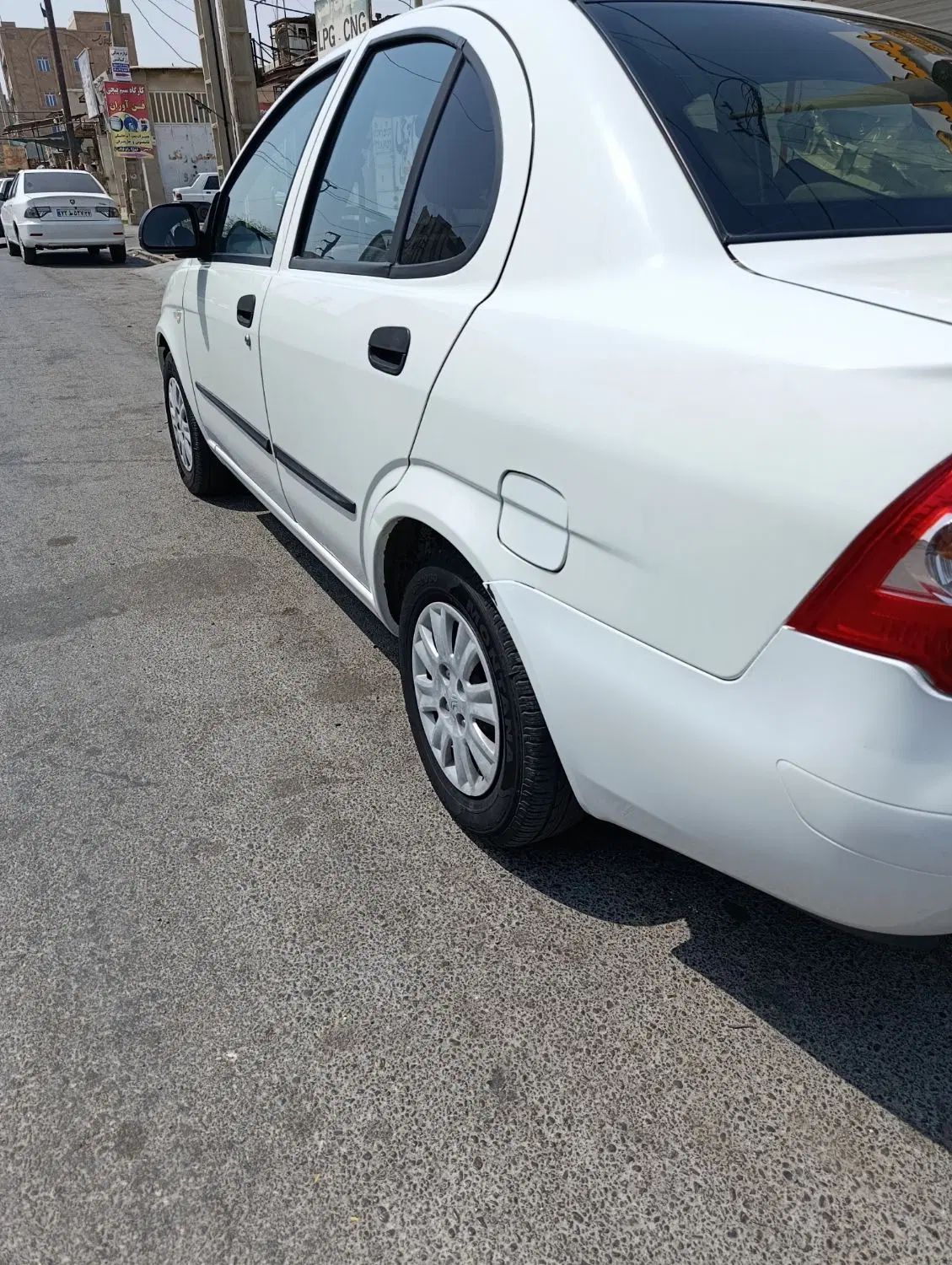تیبا صندوق دار SX - 1400