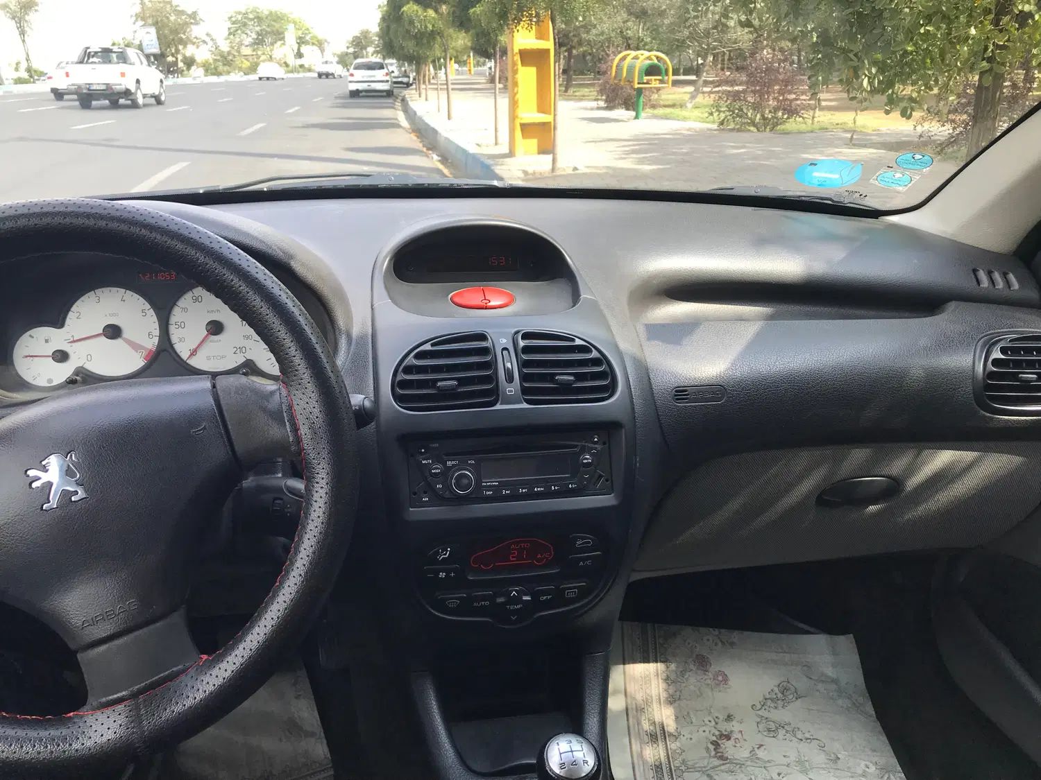 پژو ۲۰۶ صندوق دار v8 - 1390