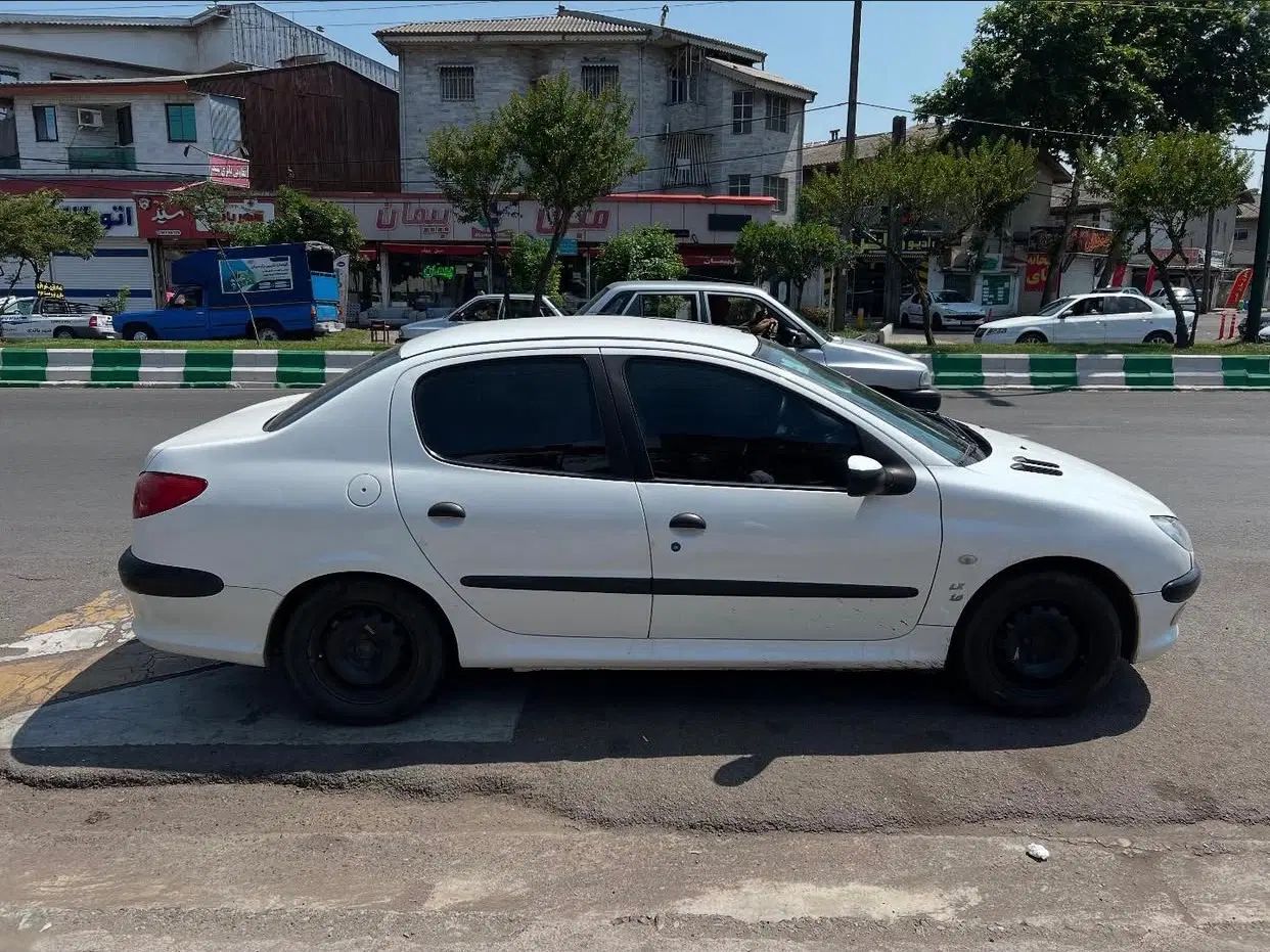 پژو ۲۰۶ صندوق دار v8 - 1390