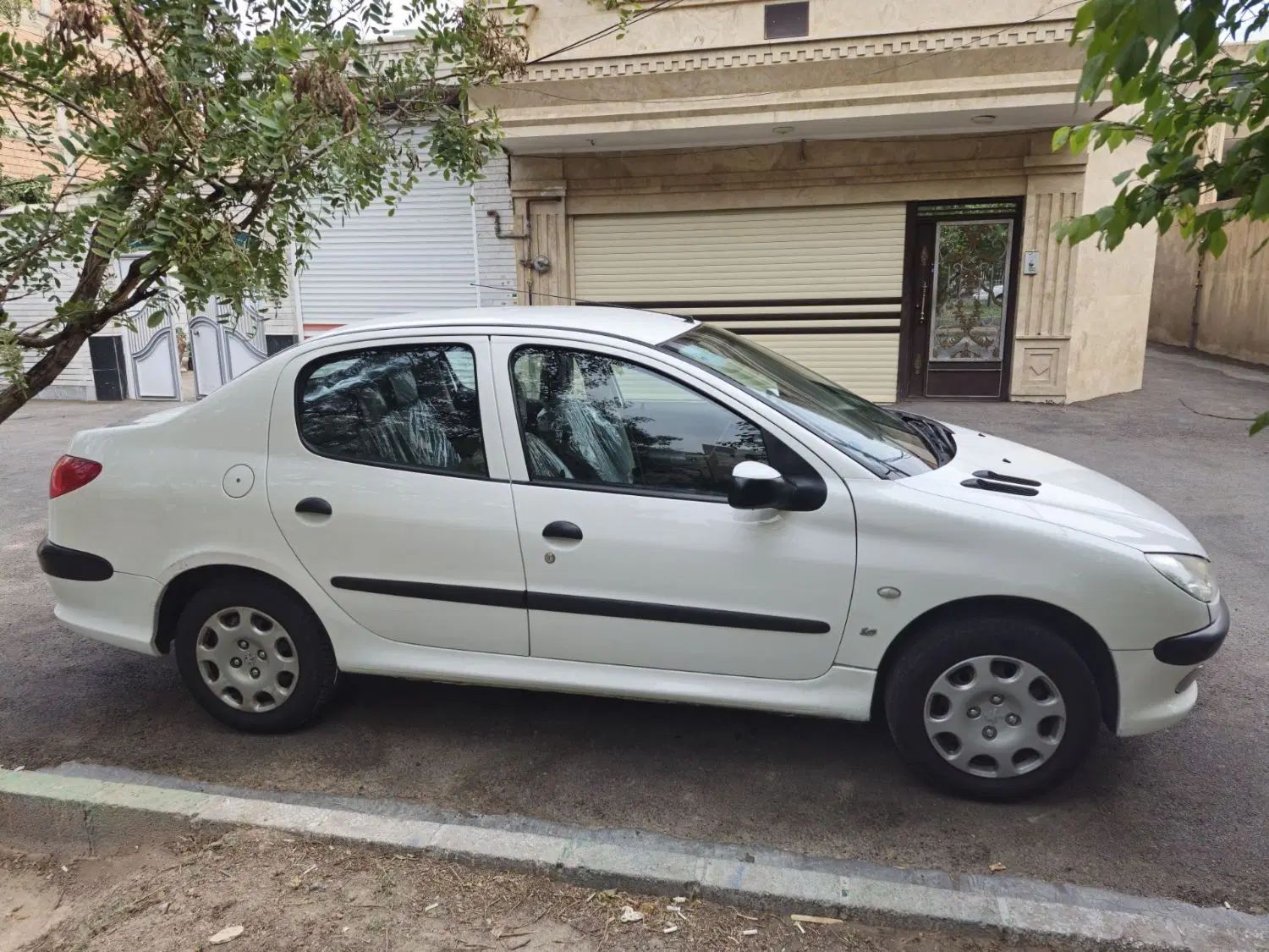 پژو ۲۰۶ صندوق دار v8 - 1397