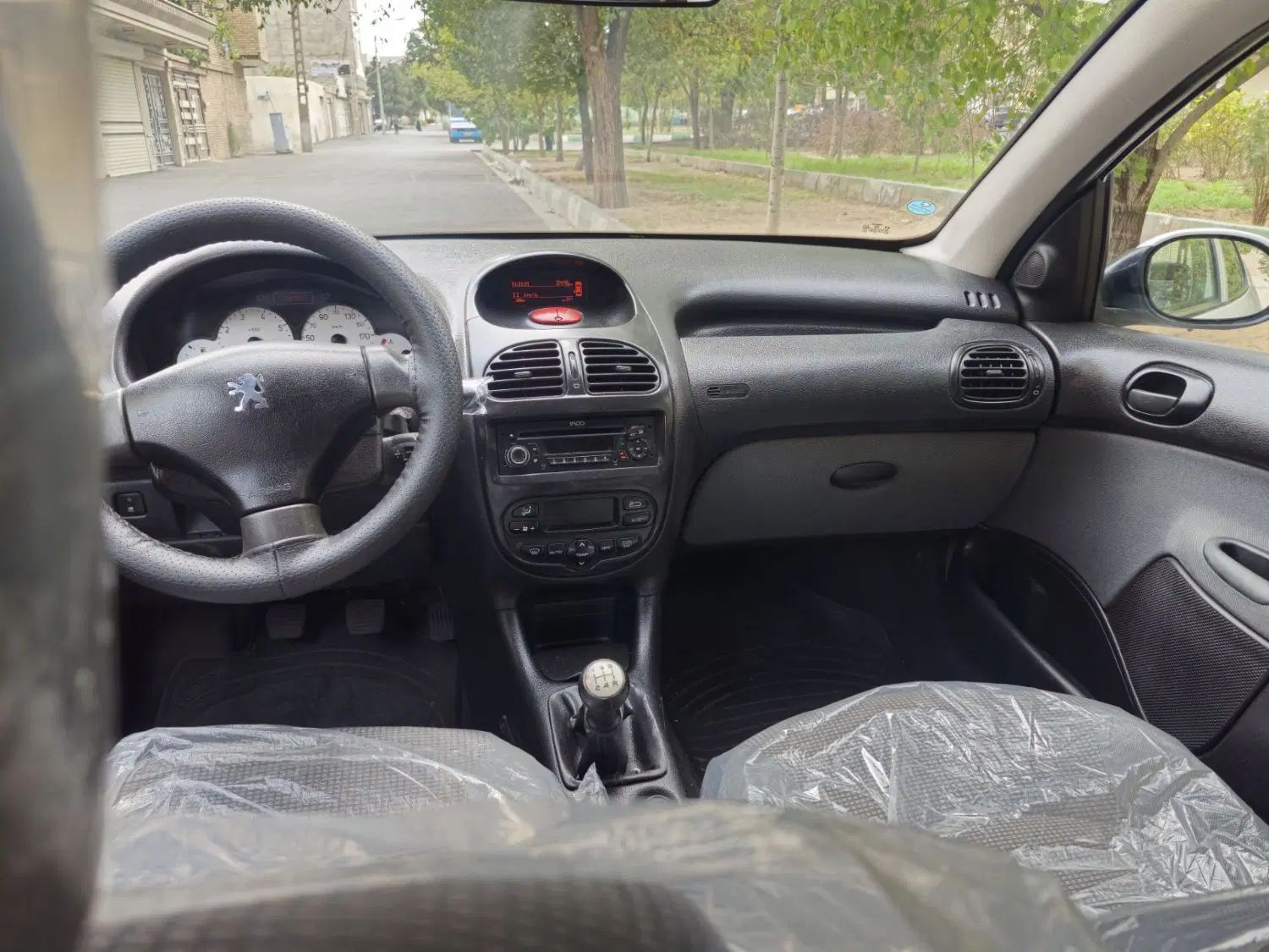 پژو ۲۰۶ صندوق دار v8 - 1397