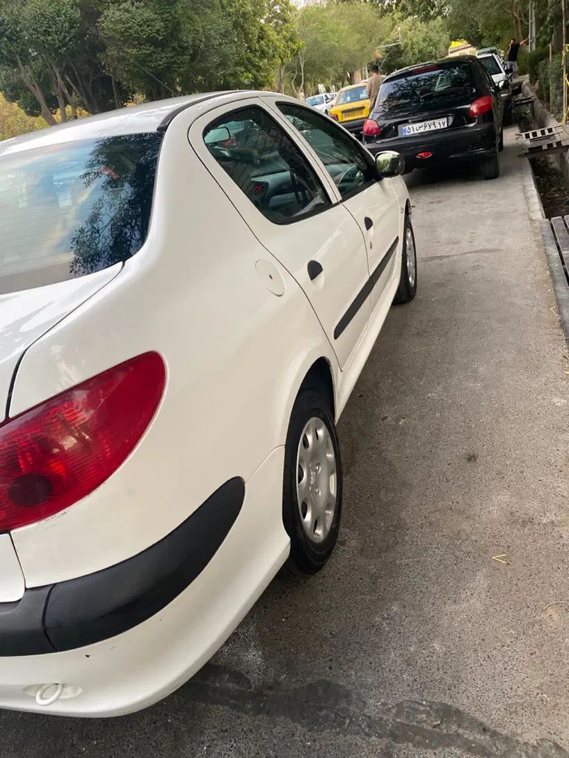 پژو ۲۰۶ صندوق دار v8 - 1397