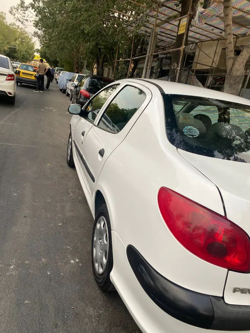 پژو ۲۰۶ صندوق دار v8 - 1397