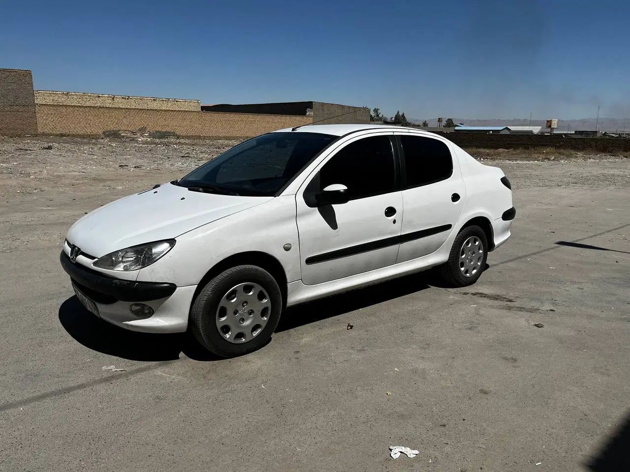 پژو ۲۰۶ صندوق دار v8 - 1390