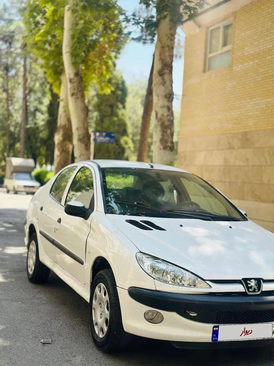 پژو ۲۰۶ صندوق دار v8 - 1390