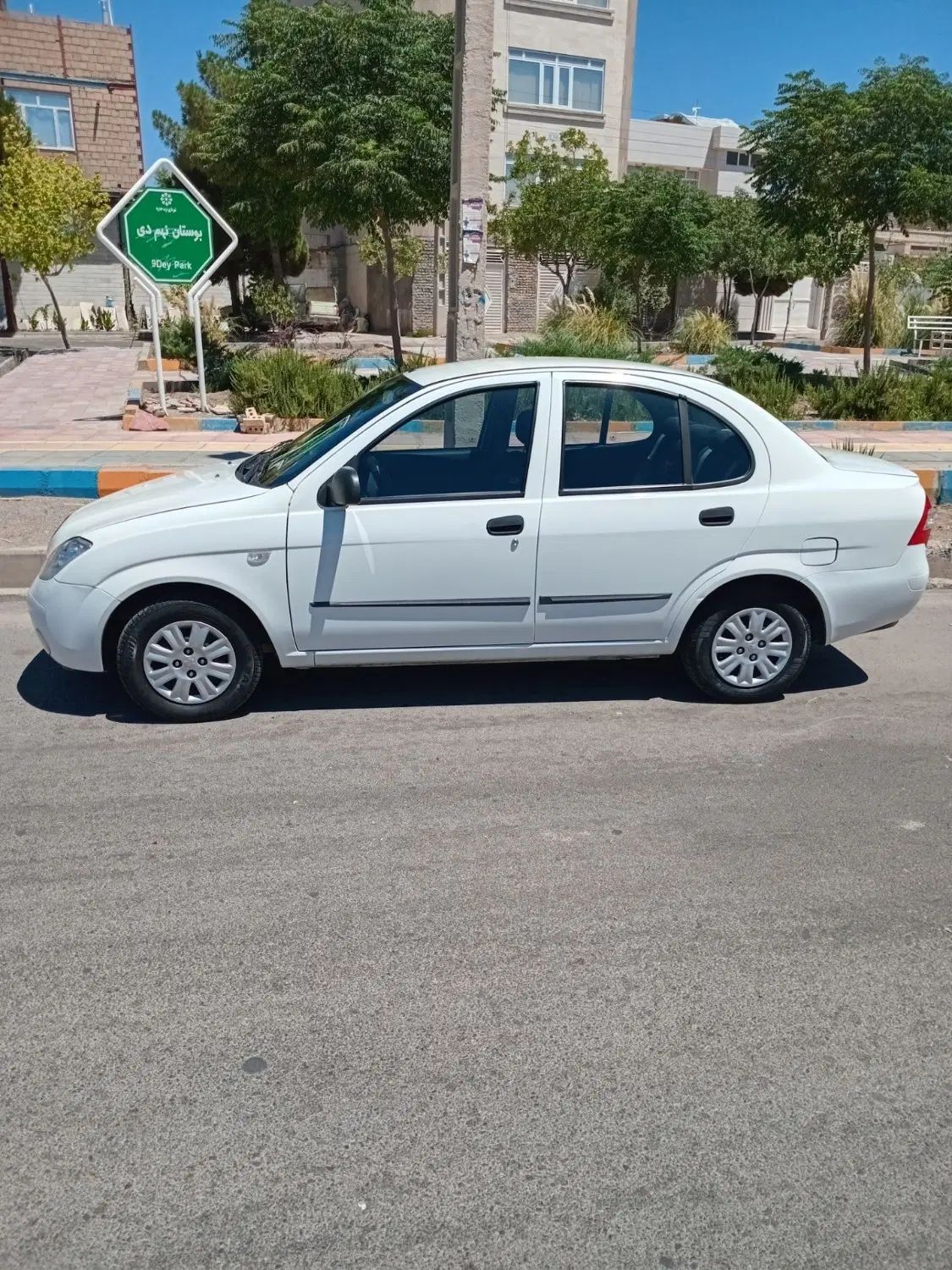 تیبا صندوق دار SX - 1400