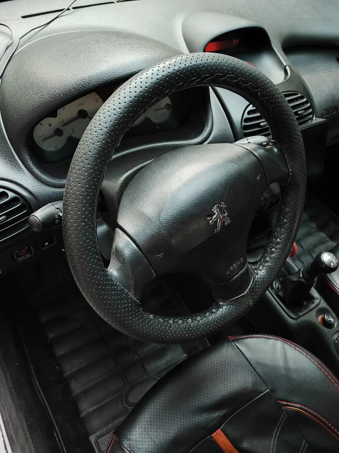پژو ۲۰۶ صندوق دار v8 - 1389
