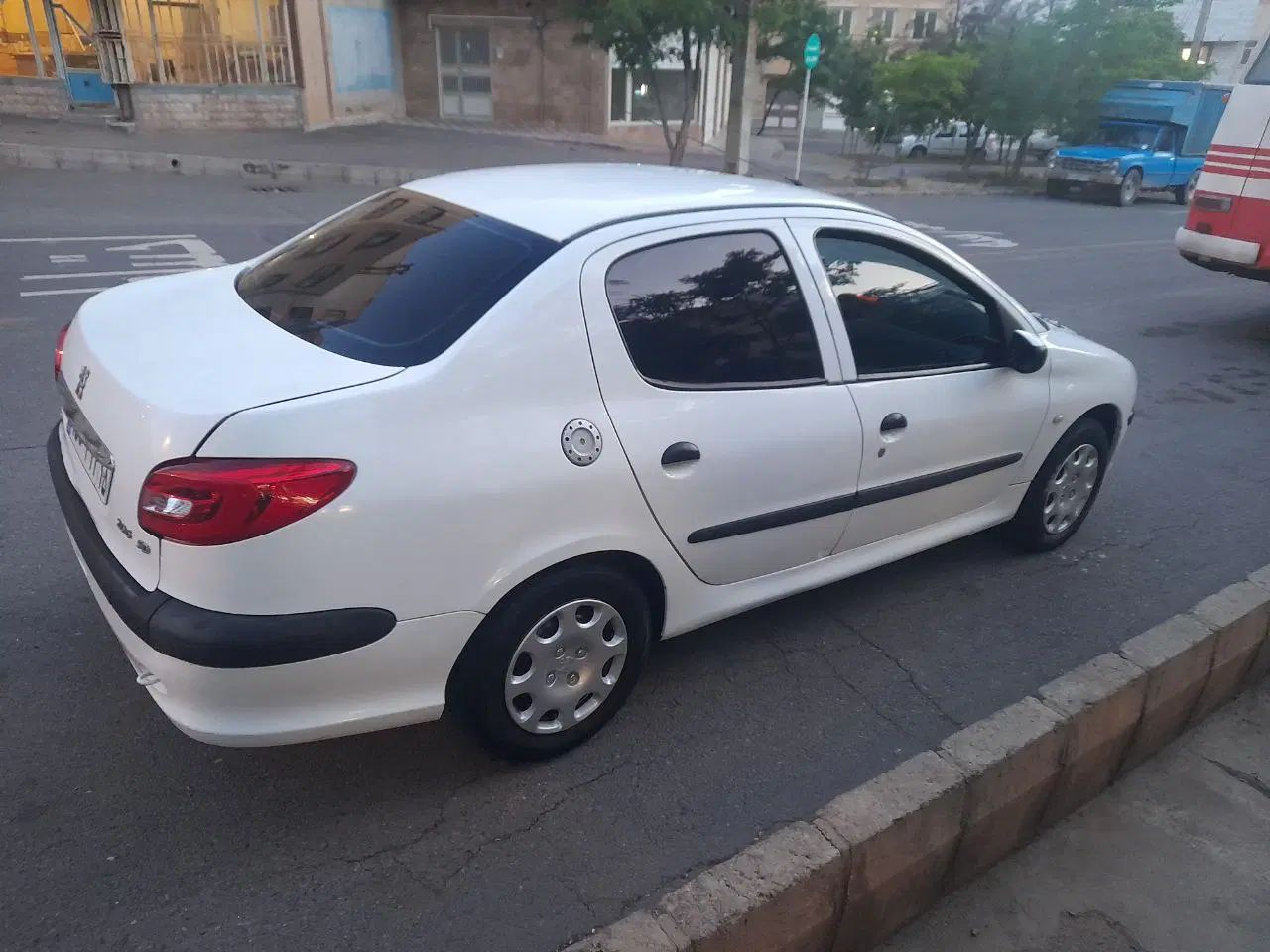 پژو ۲۰۶ صندوق دار v8 - 1394