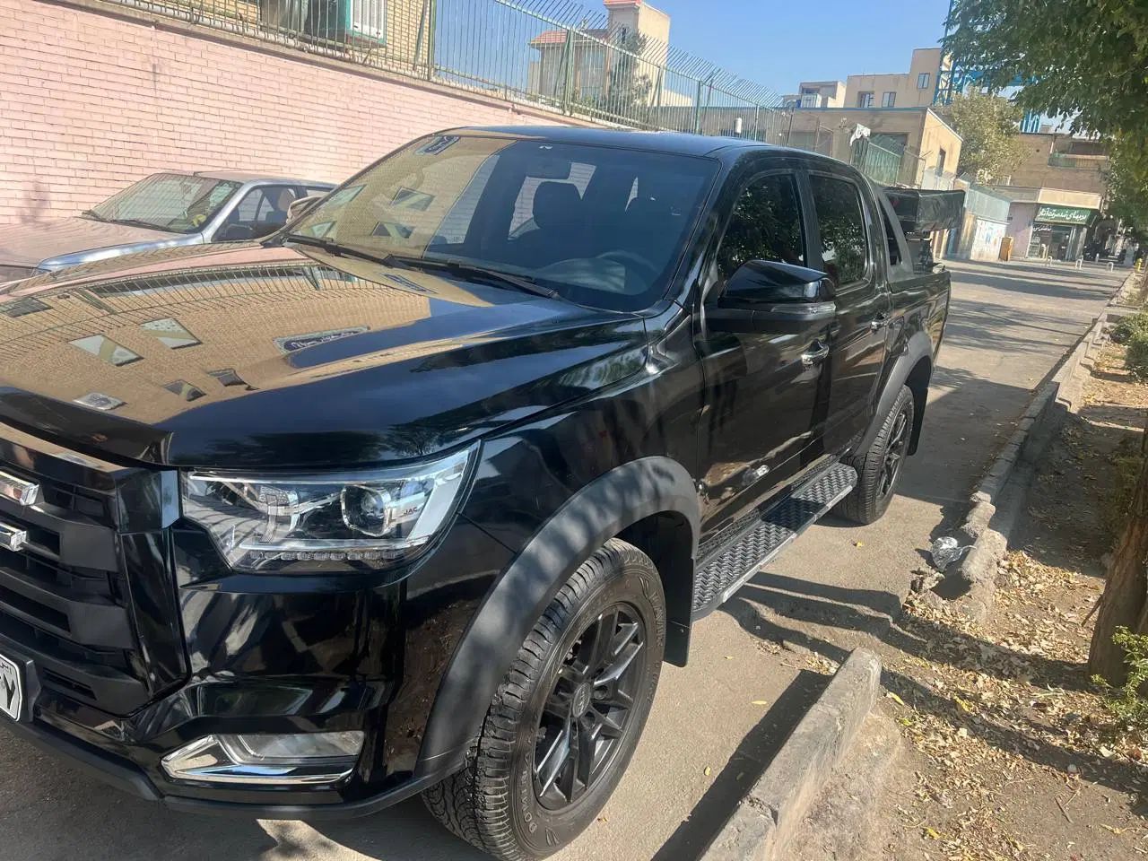 خودرو کی ام سی، T8 آگهی ann_19910854