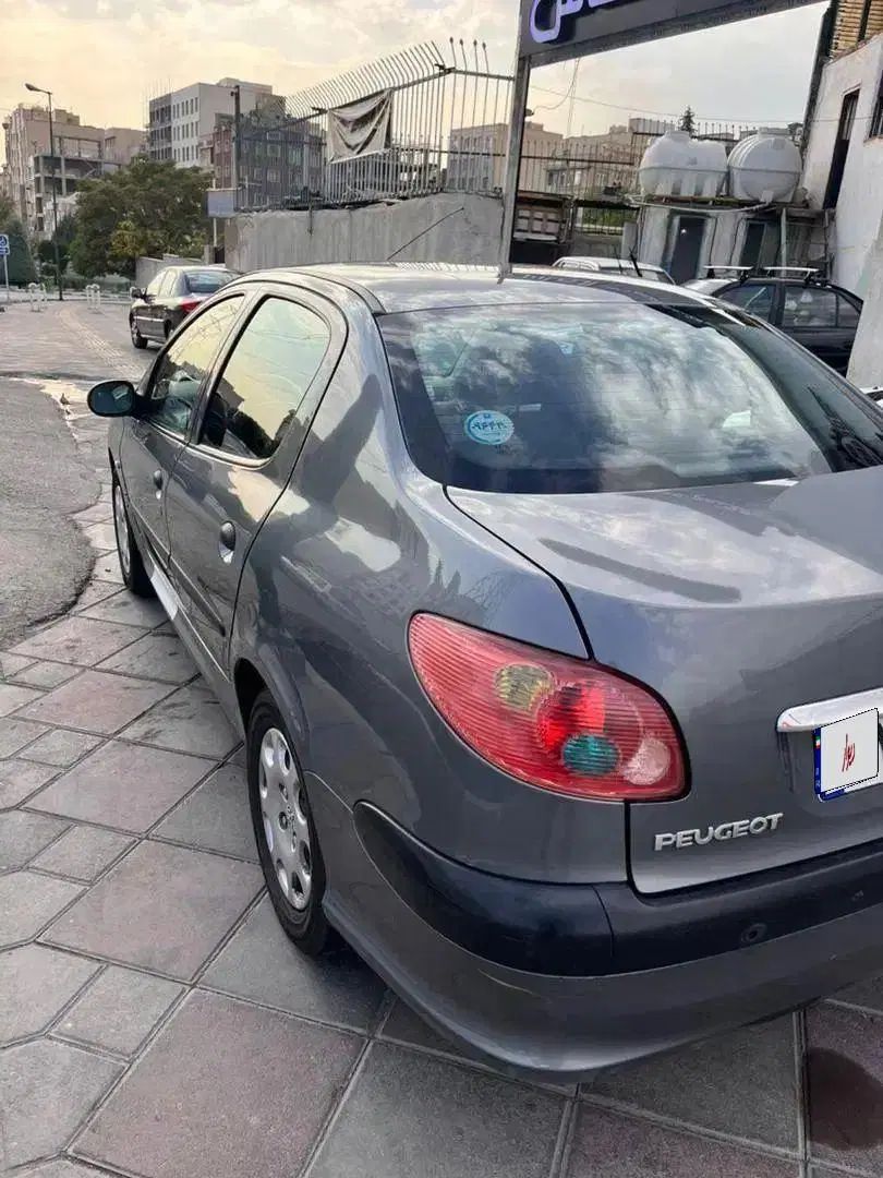 پژو ۲۰۶ صندوق دار v8 - 1397