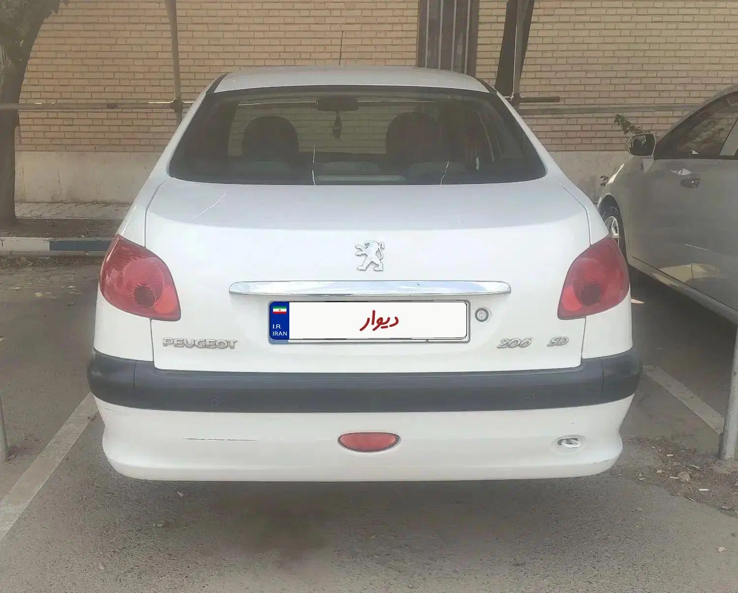 خودرو پژو، ۲۰۶ صندوق دار آگهی ann_19911024