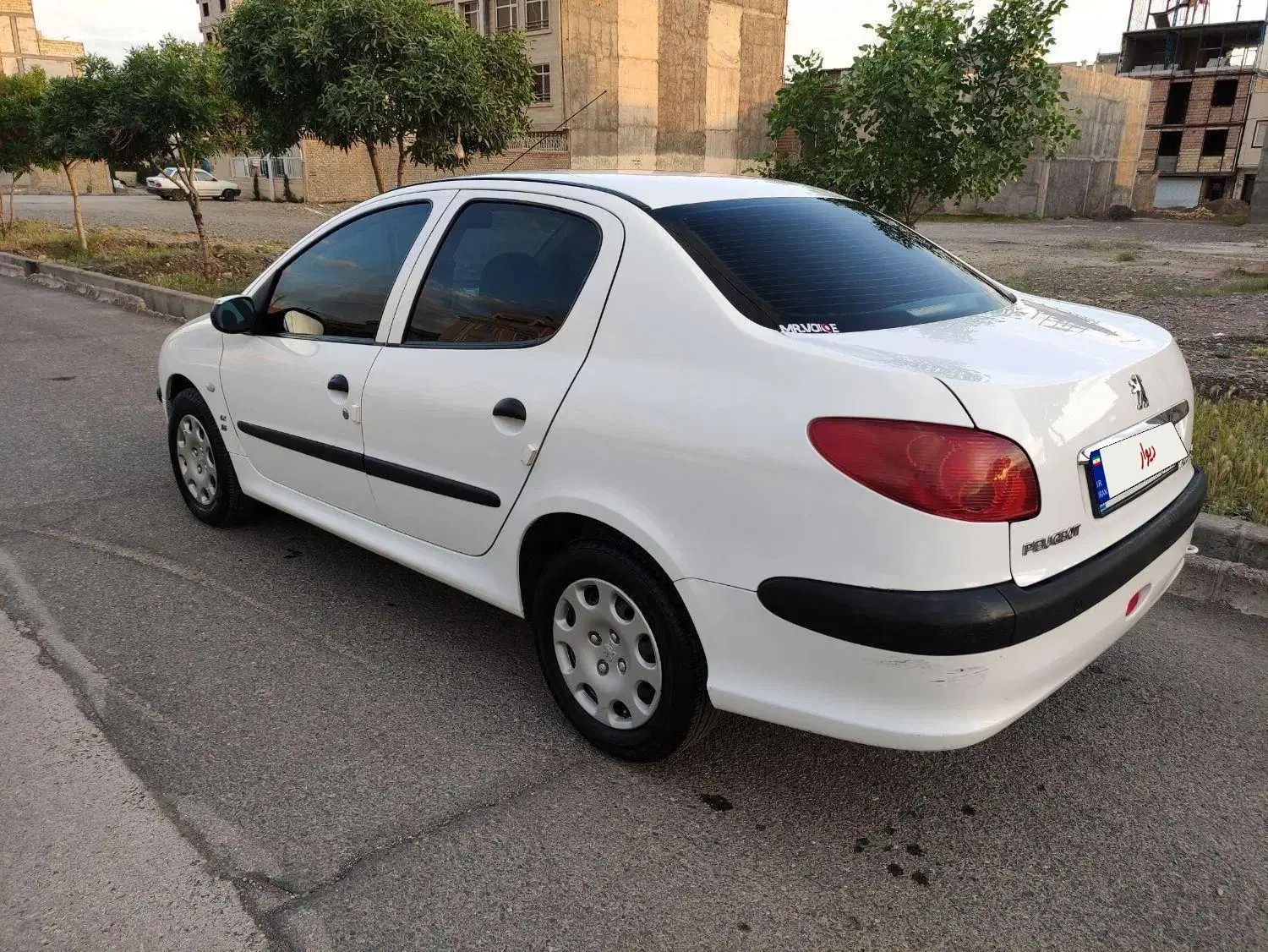 پژو ۲۰۶ صندوق دار v8 - 1395