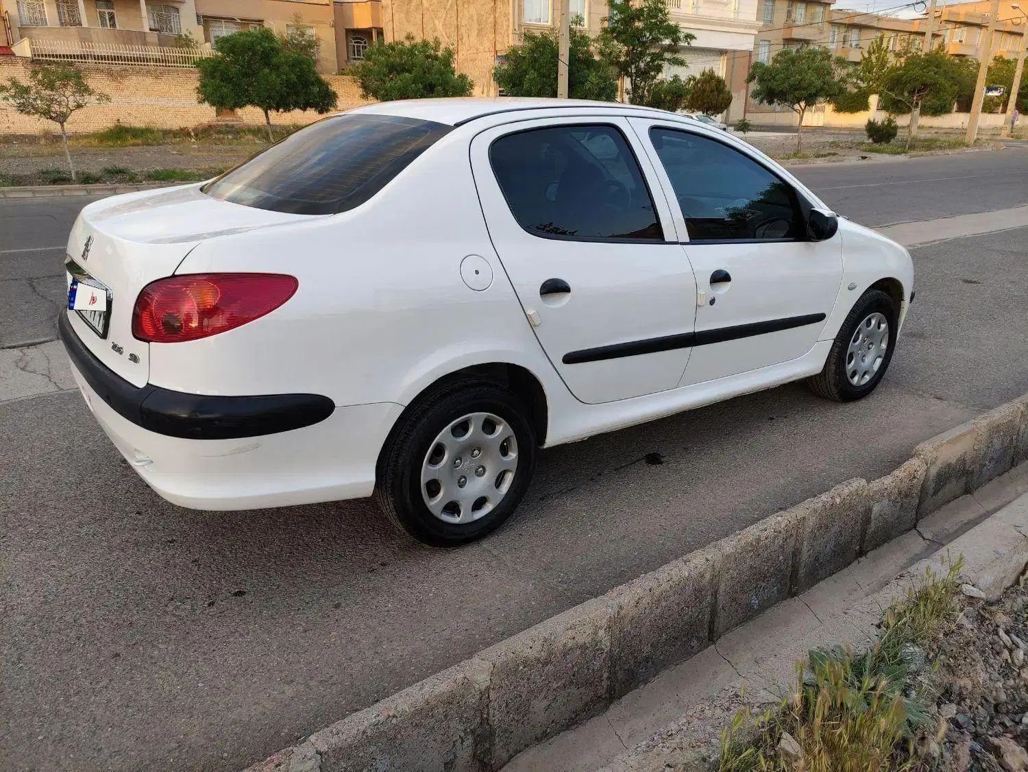 پژو ۲۰۶ صندوق دار v8 - 1395