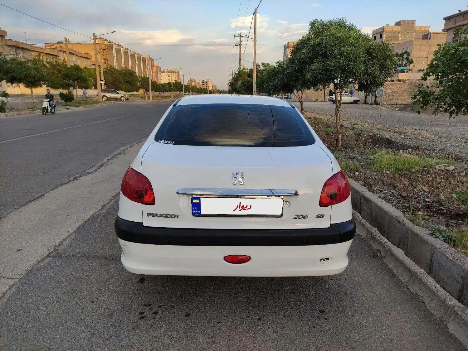 پژو ۲۰۶ صندوق دار v8 - 1395