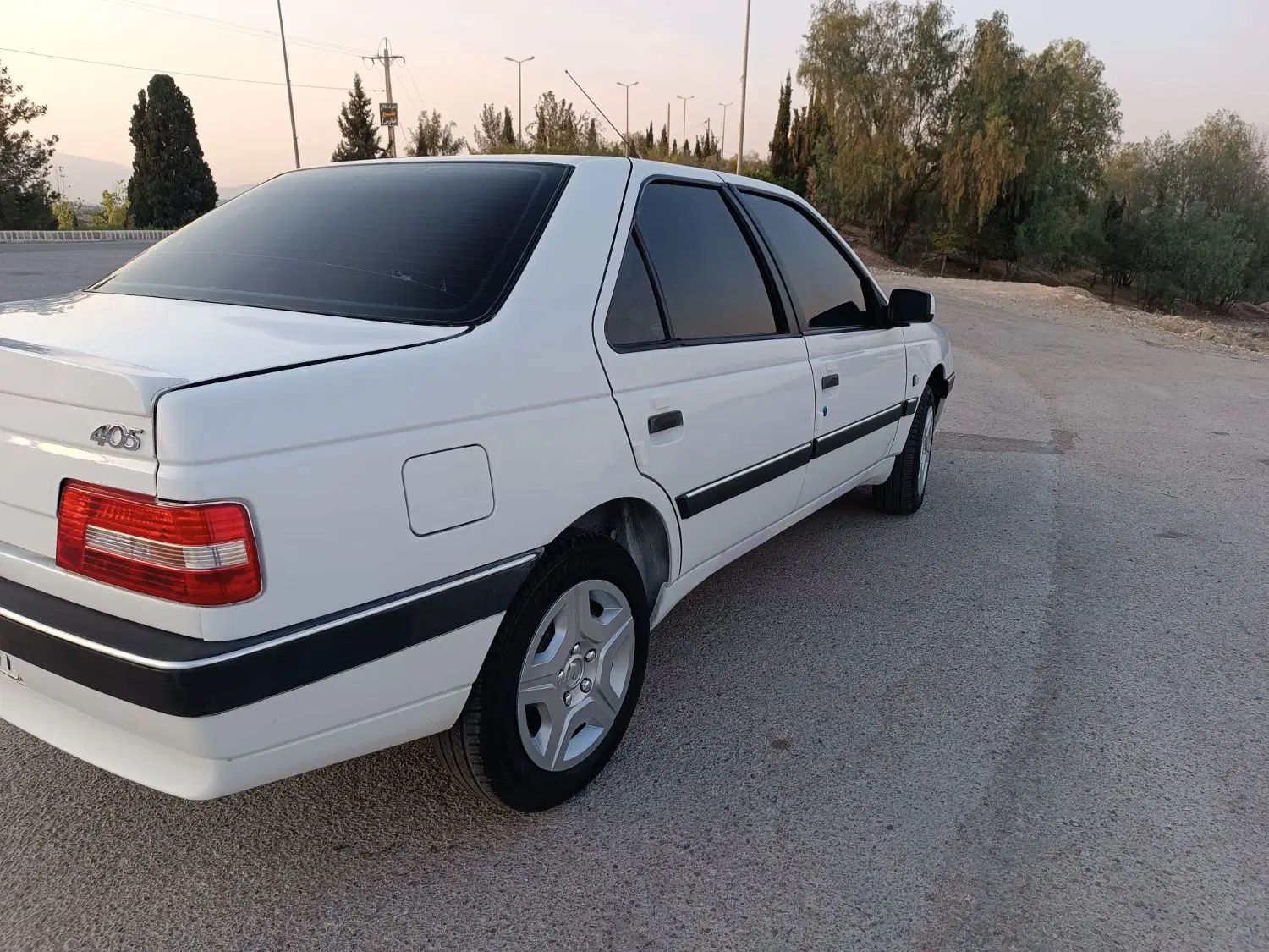 پژو 405 SLX بنزینی TU5 - 1400