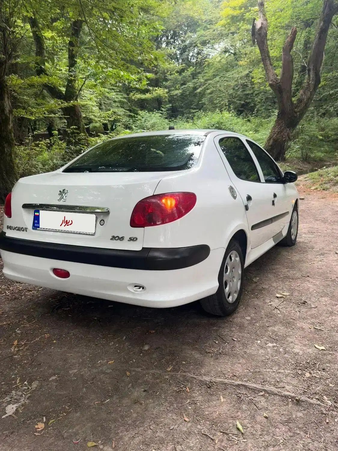 پژو ۲۰۶ صندوق دار v8 - 1392