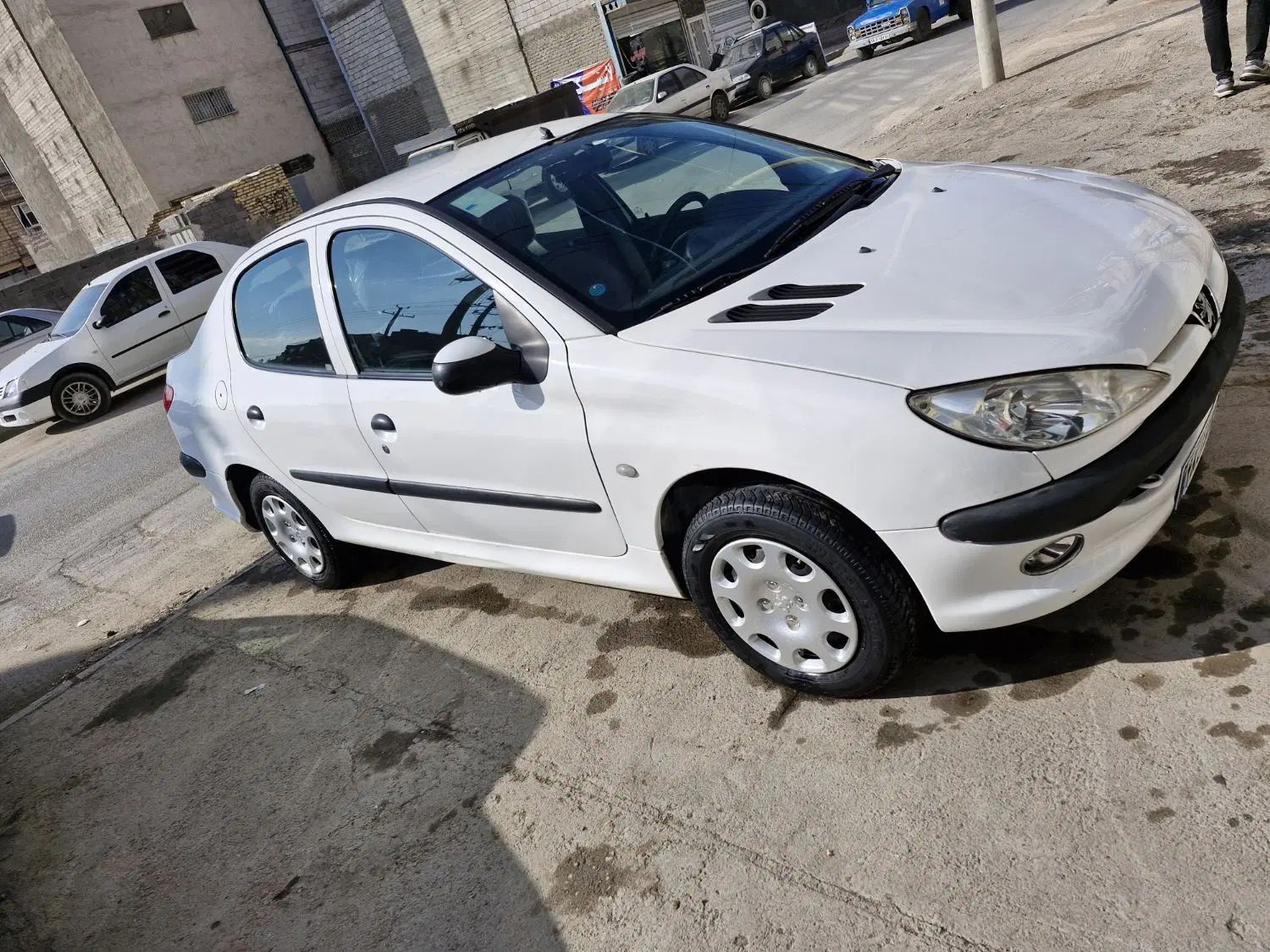 پژو ۲۰۶ صندوق دار v8 - 1393