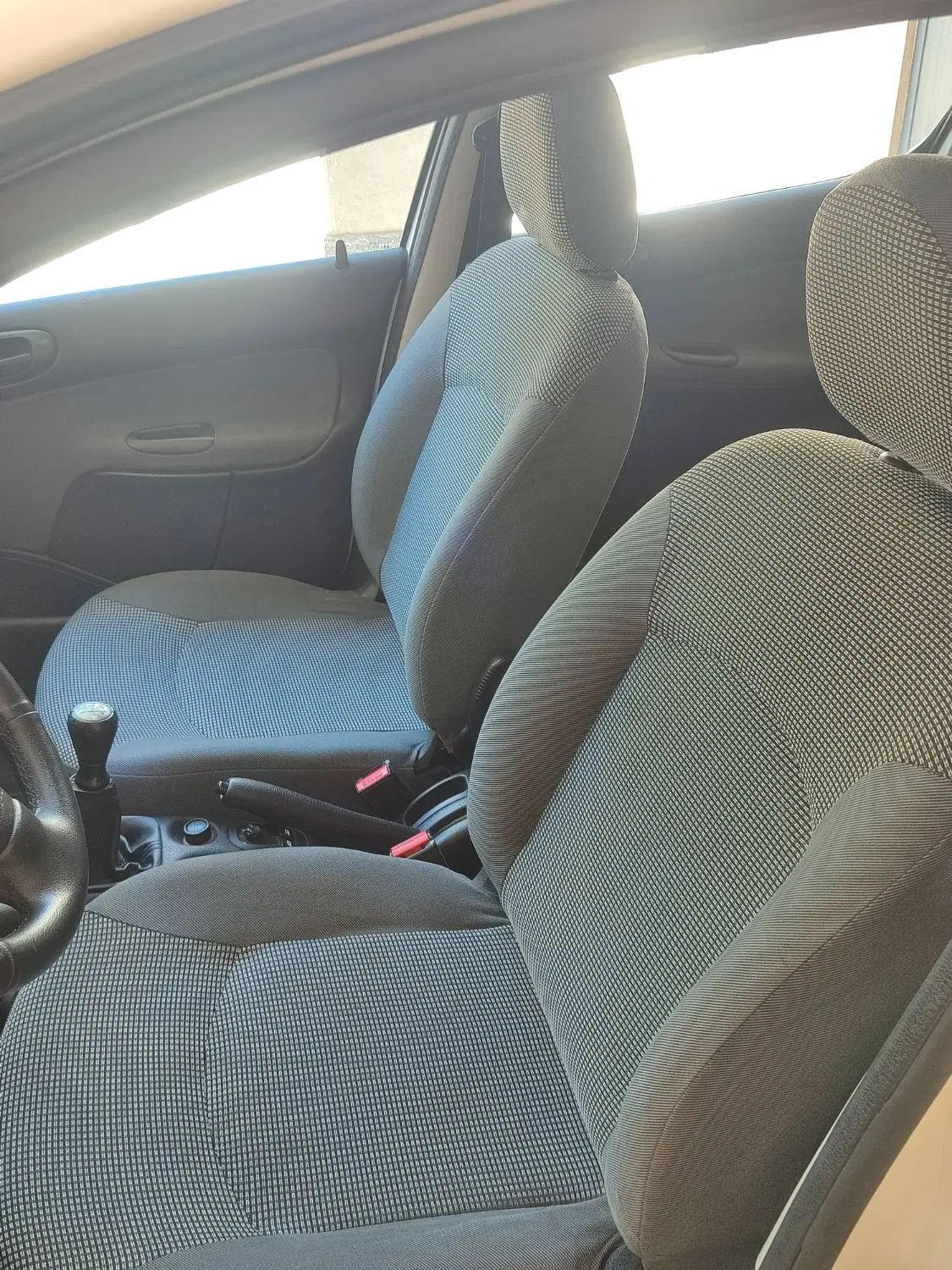 پژو ۲۰۶ صندوق دار v8 - 1397