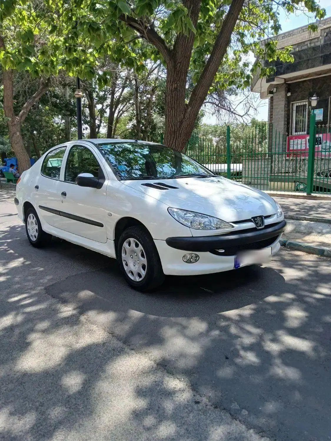پژو ۲۰۶ صندوق دار v8 - 1393
