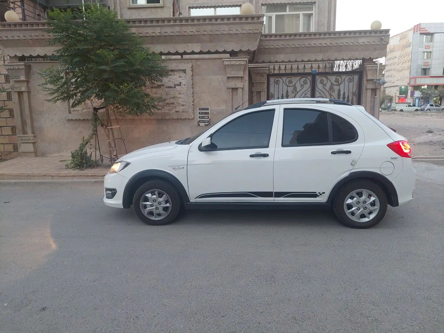 خودرو کوییک، R آگهی ann_19913094