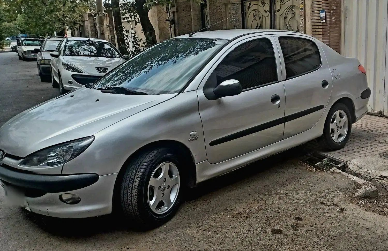پژو ۲۰۶ صندوق دار v8 - 1390
