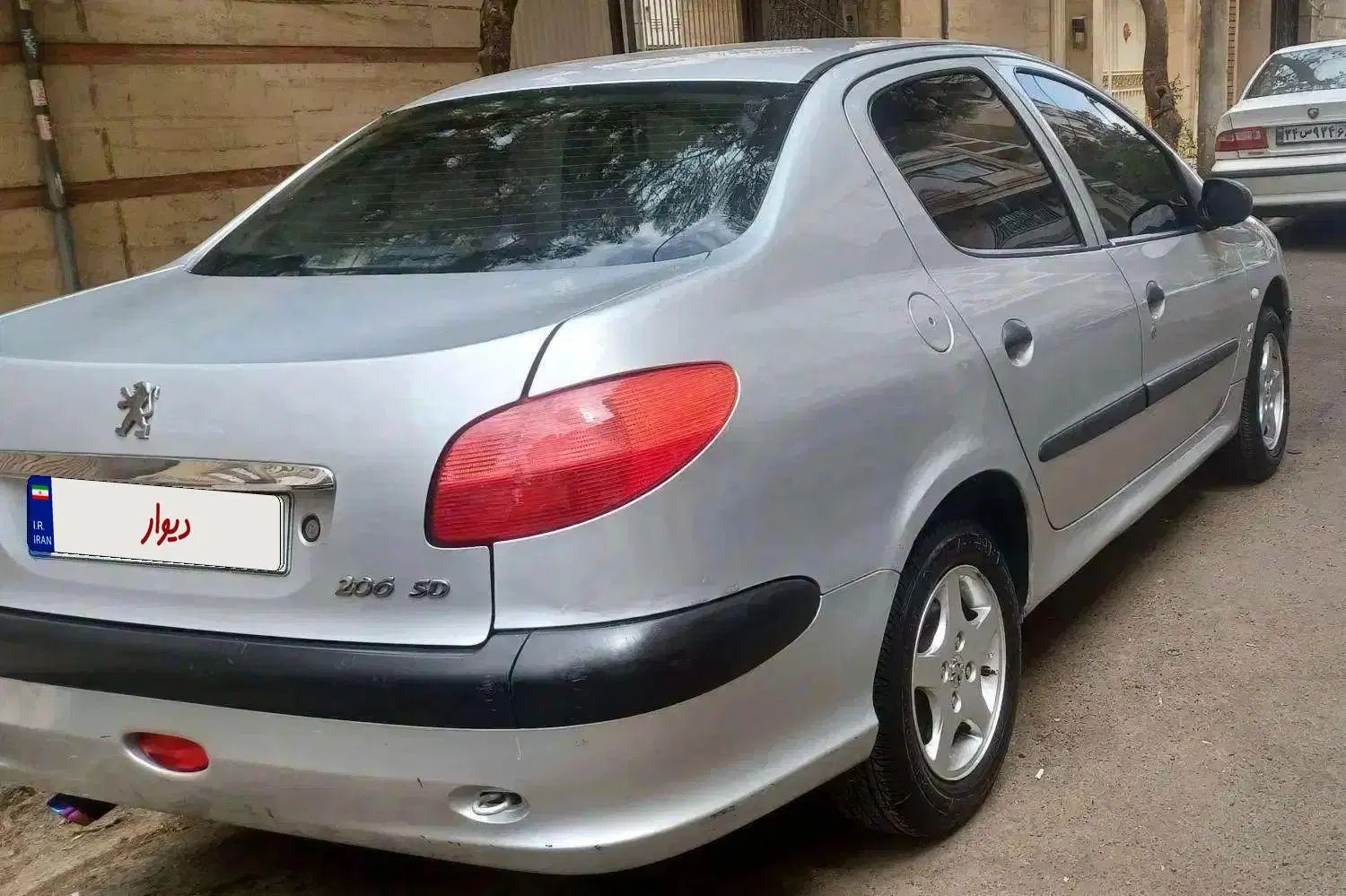 پژو ۲۰۶ صندوق دار v8 - 1390