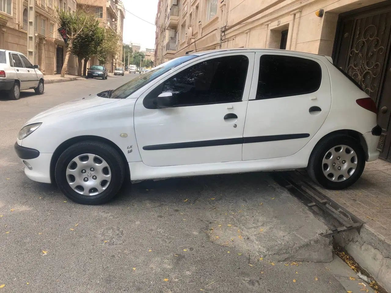 پژو 206 تیپ 5 - 1396