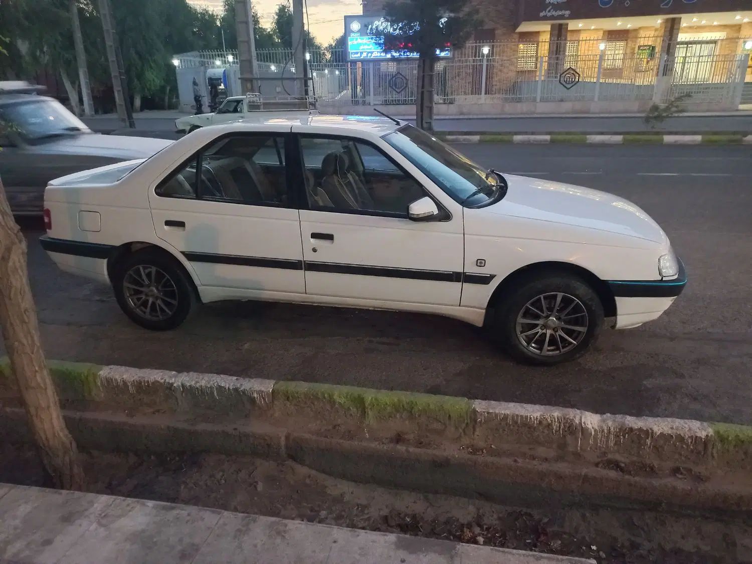 پژو 405 SLX بنزینی TU5 - 1395