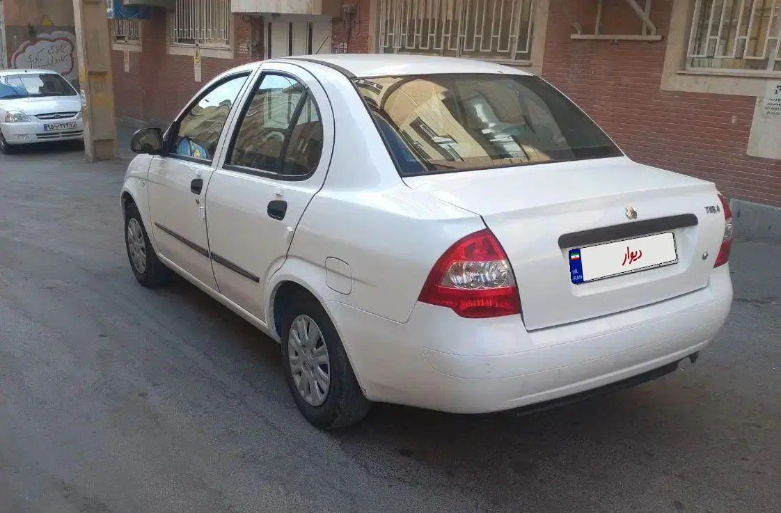 تیبا صندوق دار SX - 1400
